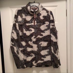 HP⭐️TrueGrit Snow Camo Sherpa Quarter Zip Pullover